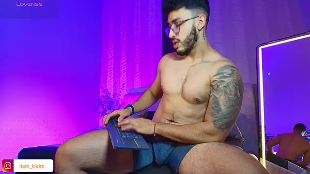 Liam Kleiin online show from 05-21-26, 05:43
