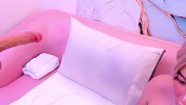 taylor cupper online show from 10-29-25, 04:44