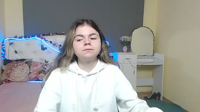 TinaRedly online show from 05-03-26, 05:12