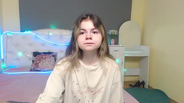 TinaRedly online show from 05-07-26, 05:33