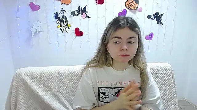 TinaRedly online show from 03-01-25, 01:32