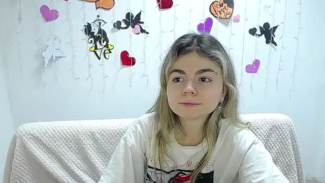 TinaRedly online show from 03-01-25, 04:47