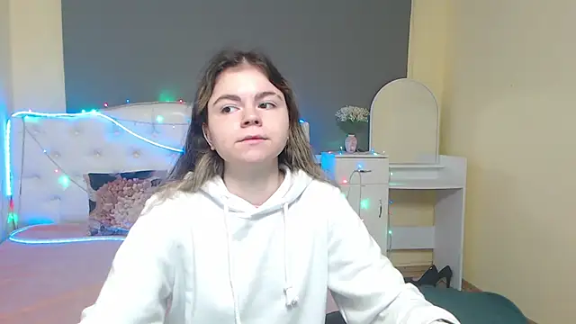 TinaRedly online show from 05-09-26, 05:22