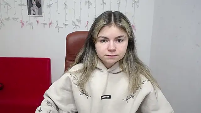 TinaRedly online show from 01-13-26, 06:23