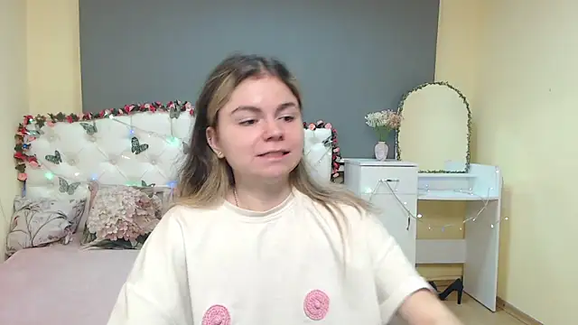 TinaRedly online show from 02-22-26, 06:42