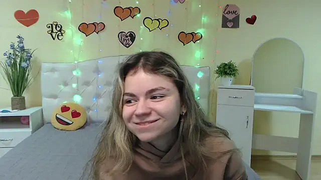 TinaRedly online show from 02-16-25, 07:05