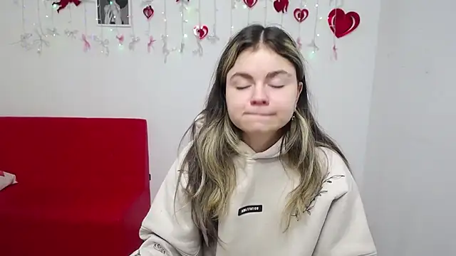 TinaRedly online show from 02-06-26, 09:11