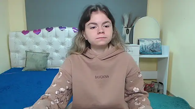 TinaRedly online show from 10-12-25, 05:42