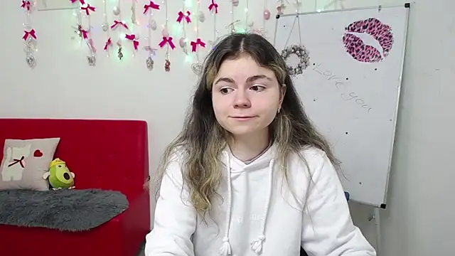 TinaRedly online show from 04-13-26, 05:28