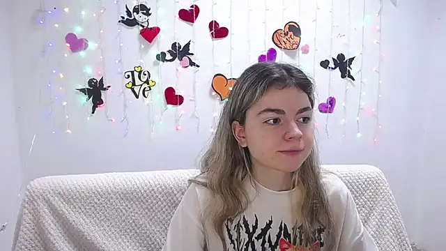 TinaRedly online show from 02-21-25, 09:43