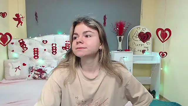 TinaRedly online show from 02-10-26, 07:35