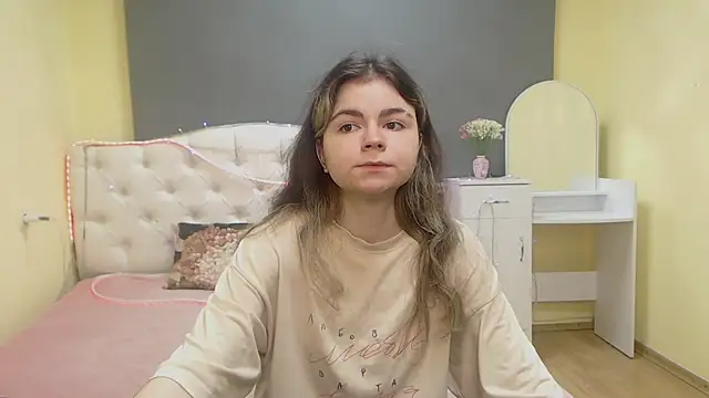 TinaRedly online show from 05-11-26, 06:05