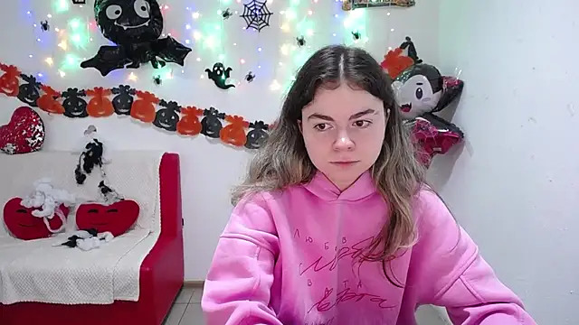 TinaRedly online show from 10-27-25, 06:20