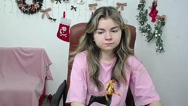 TinaRedly online show from 12-14-25, 06:46