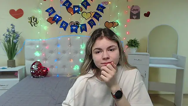 TinaRedly online show from 03-03-25, 03:49