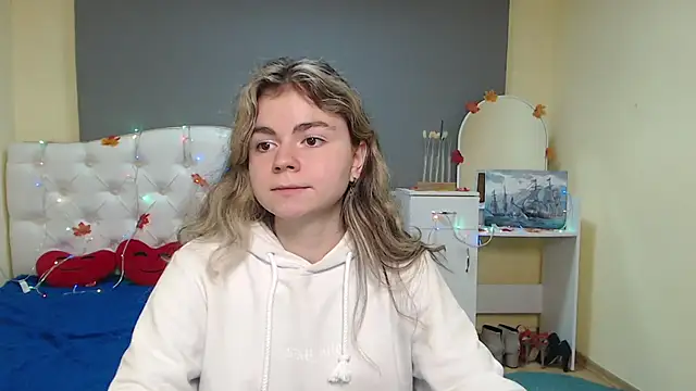 TinaRedly online show from 11-23-25, 06:29