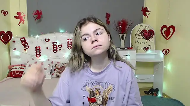 TinaRedly online show from 02-17-26, 07:38