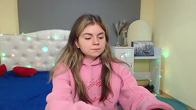 TinaRedly online show from 01-18-26, 08:01