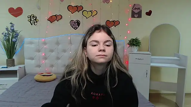 TinaRedly online show from 03-09-25, 06:17