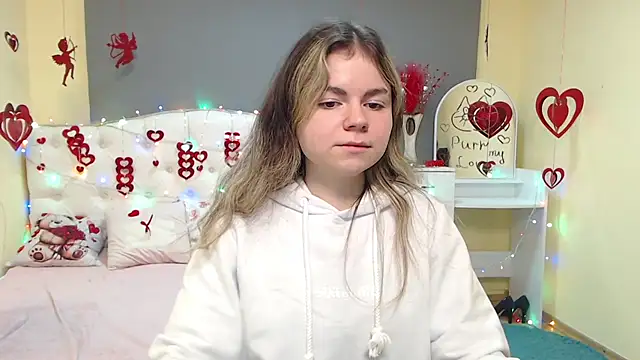 TinaRedly online show from 02-15-26, 06:18