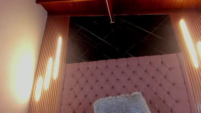 AinaPink online show from 03-12-25, 04:56