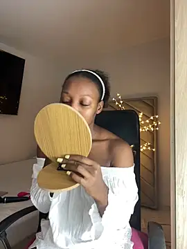 kellya  online show from 09-21-25, 10:37