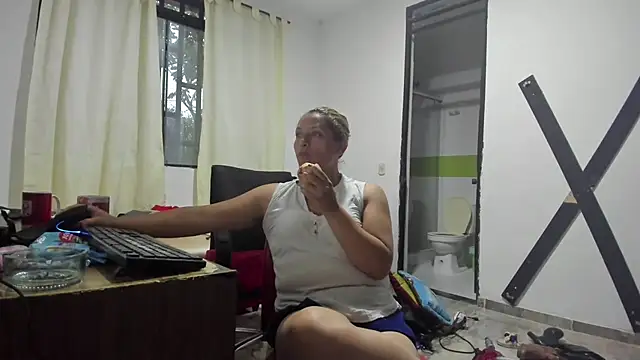 hotandfierylatinos2023 online show from 01-14-26, 11:14