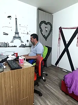 hotandfierylatinos2023 online show from 12-05-25, 11:20