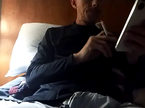 elmerfuddin87 online show from 10-07-25, 09:38