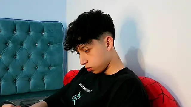  Thomas hot  online show from 02-18-26, 04:43