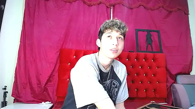  Thomas hot  online show from 03-01-25, 04:33
