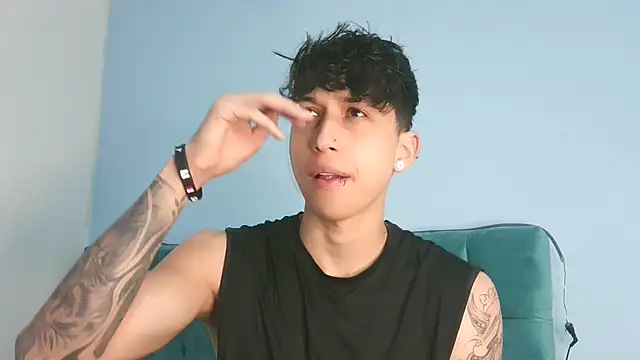  Thomas hot  online show from 04-22-26, 05:25