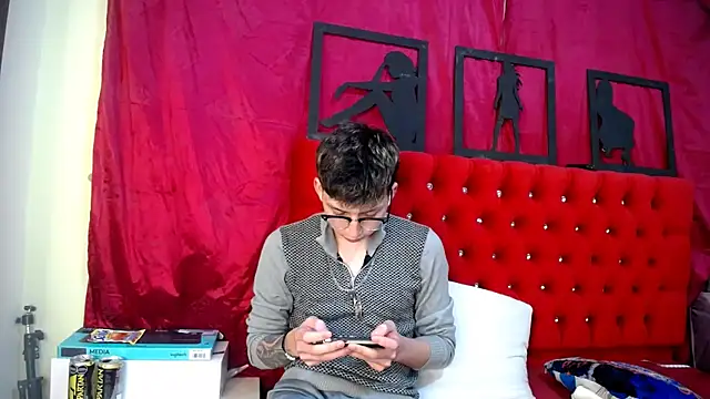  Thomas hot  online show from 03-23-25, 01:20