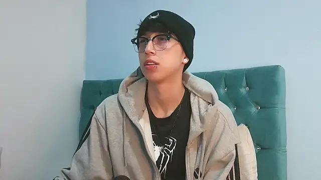  Thomas hot  online show from 04-13-26, 08:29