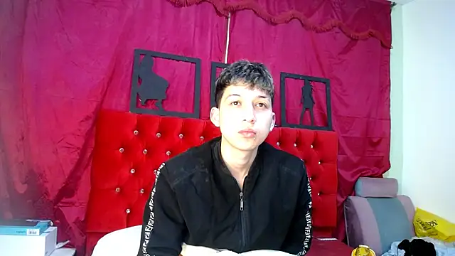  Thomas hot  online show from 03-18-25, 06:28