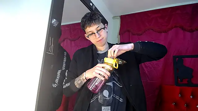  Thomas hot  online show from 03-19-25, 12:59