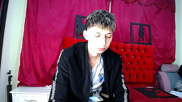  Thomas hot  online show from 03-07-25, 01:53