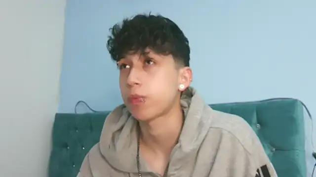  Thomas hot  online show from 04-17-26, 05:54