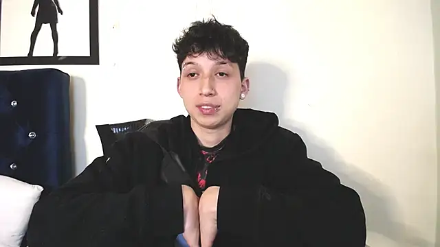  Thomas hot  online show from 10-24-25, 01:26