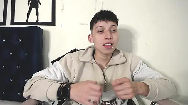  Thomas hot  online show from 09-18-25, 03:31