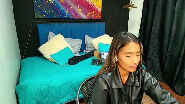 megan collins96 online show from 03-18-25, 07:33