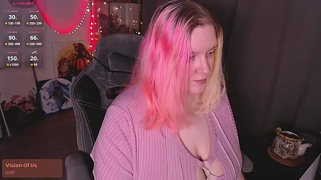 Snapshot of lissamuff chatting on 03-04-26, 04:04 lissamuff online show from 03-04-26, 04:04