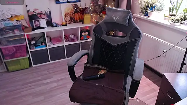 lissamuff online show from 03-13-25, 08:59