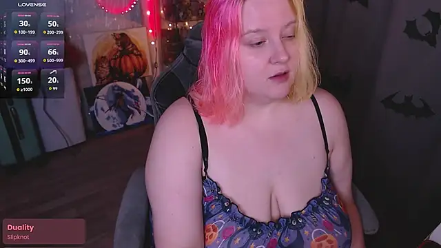 lissamuff online show from 10-24-25, 03:22