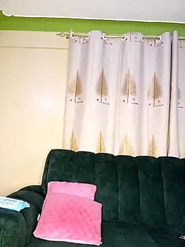 lauraporsi online show from 01-05-25, 04:04