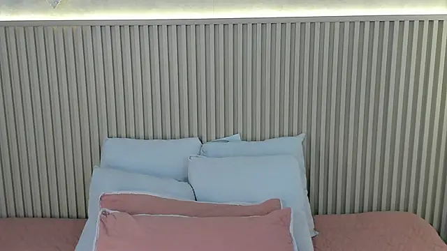 Snapshot of charlottebrowns_ chatting on 05-19-26, 12:56 charlottebrowns online show from 05-19-26, 12:56