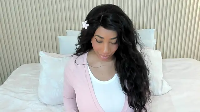 Snapshot of charlottebrowns_ chatting on 07-24-26, 12:01 charlottebrowns online show from 07-24-26, 12:01