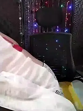 Snapshot of Hotty__Baby chatting on 01-19-25, 06:10 Hotty Baby online show from 01-19-25, 06:10