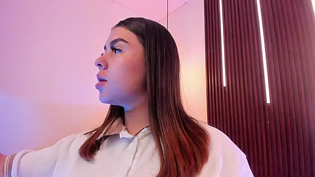 ArianaBaker online show from 04-08-26, 01:01