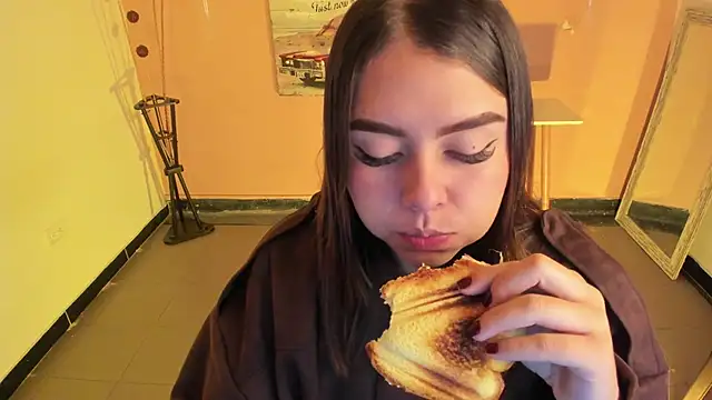 ArianaBaker online show from 11-29-25, 01:22